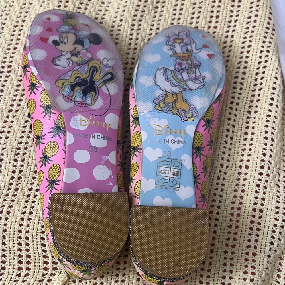 Disney Women's Minnie and Daisy Flats - Pink and Black - Picture 4 of 6